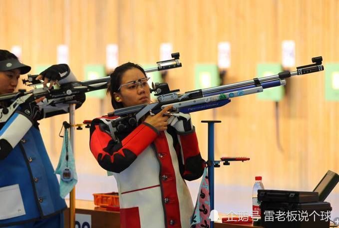 罗马尼亚击剑选手胜出，冲击冠军